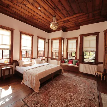 Karaüzümler Konaği
